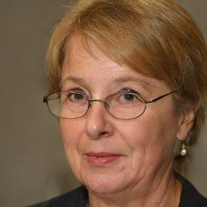 Active user experiencing pain-free knees and improved mobility with Ageless Knees program